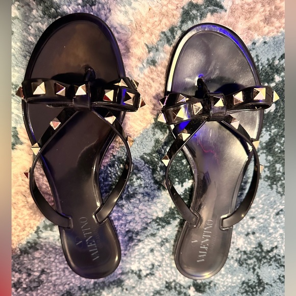 Valentino Garavani RUBBER ROCKSTUD THONG size 38 - Picture 8 of 10